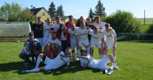 SG Rotschau : FSV Treuen 2:4 (1:2).