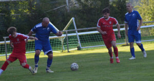 SV Blau-Weiß Rebesgrün – FSV Treuen 1:8 (0:5).